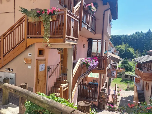 Appartamenti vacanza pet friendly in Trentino, Alta Valsugana - Vista esterna della struttura Appartamenti vacanza pet friendly in Trentino, Alta Valsugana - Vista esterna della struttura
